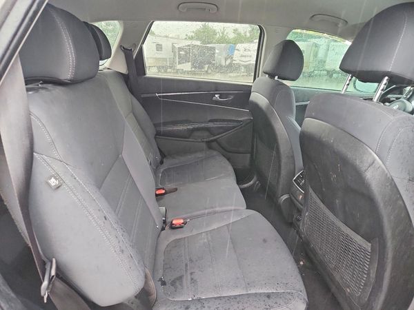 2018 KIA SORENTO L, LX