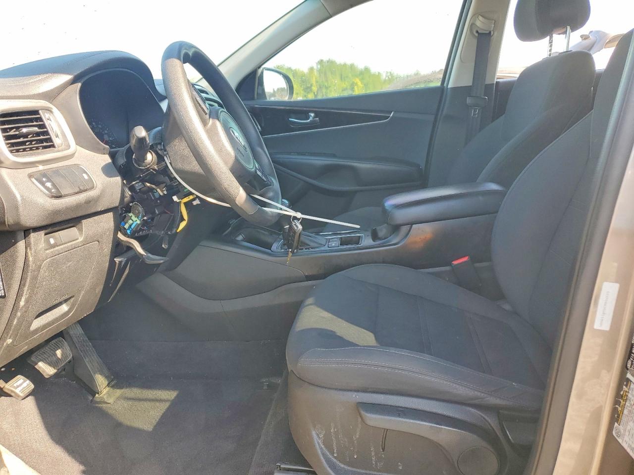 2016 KIA SORENTO L / LX