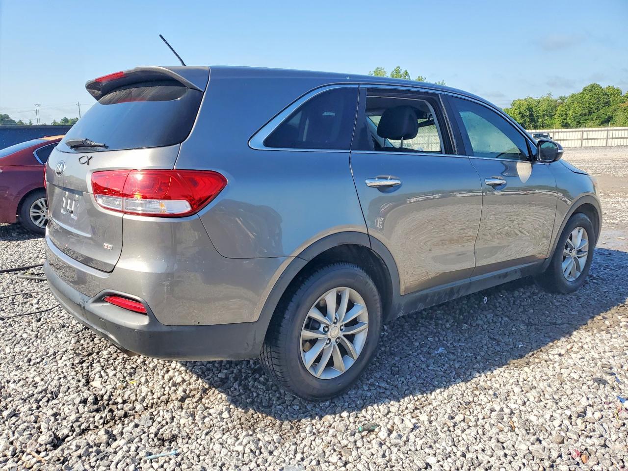 2016 KIA SORENTO L / LX