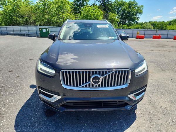 2024 VOLVO XC90