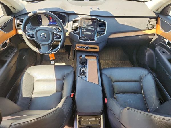 2024 VOLVO XC90