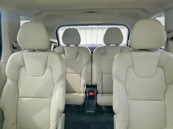 2020 VOLVO XC90