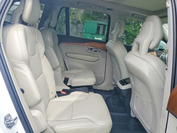 2020 VOLVO XC90