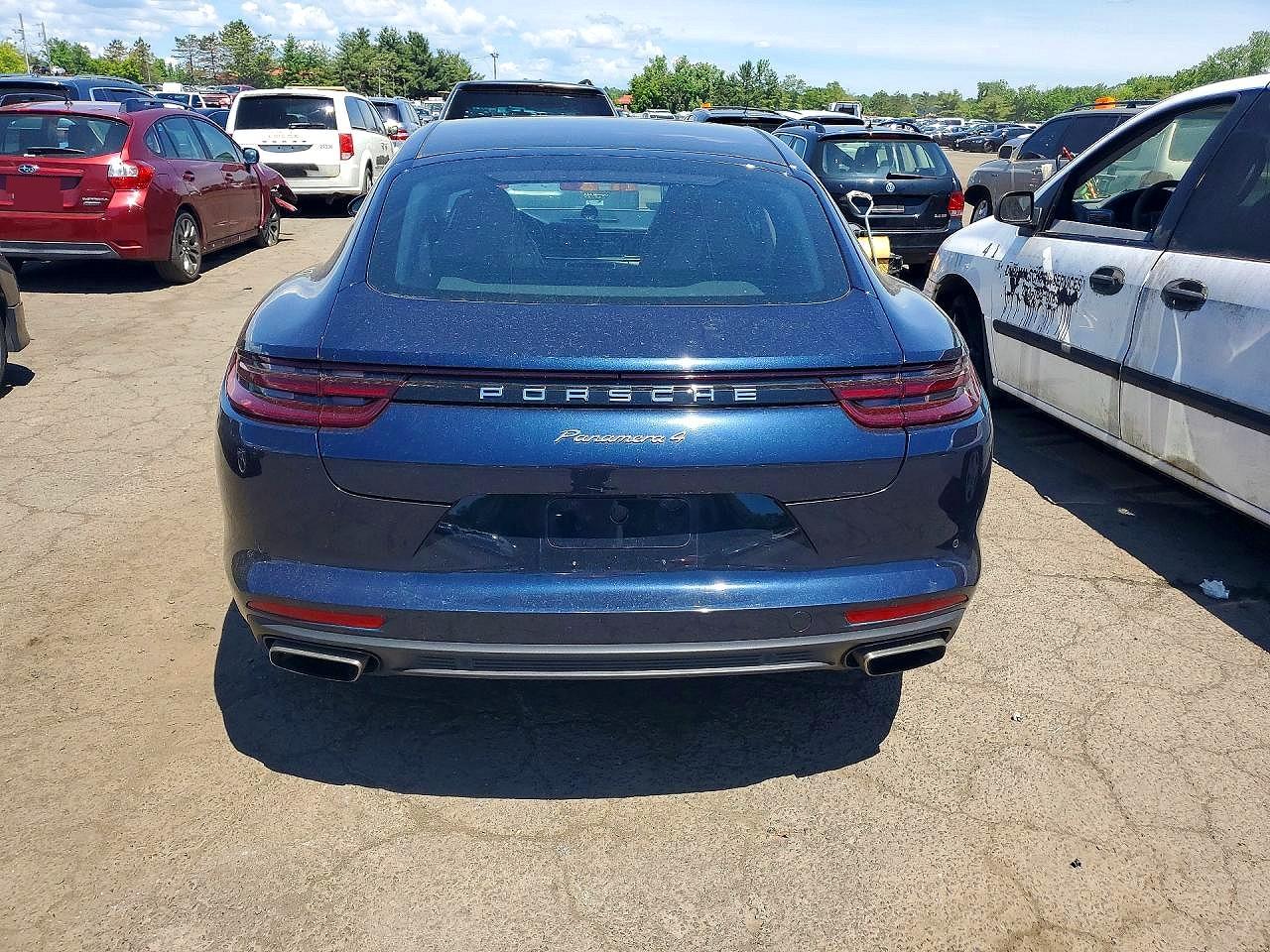 2018 PORSCHE PANAMERA Base / 4