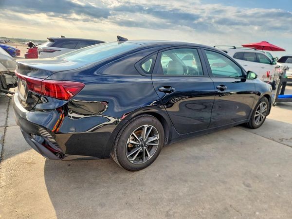 2022 KIA FORTE FE, LXS