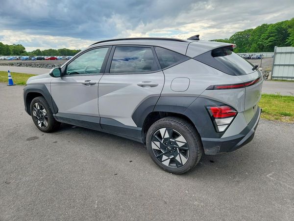 2024 HYUNDAI KONA SE