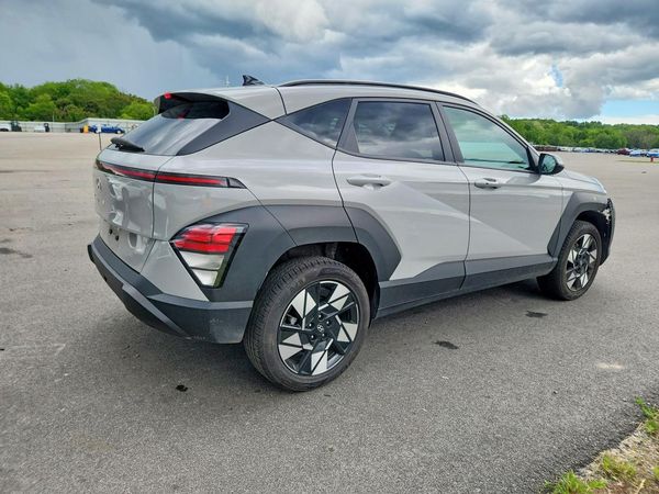 2024 HYUNDAI KONA SE