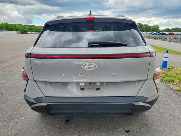 2024 HYUNDAI KONA SE