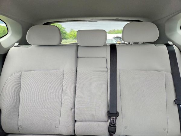 2024 HYUNDAI KONA SE