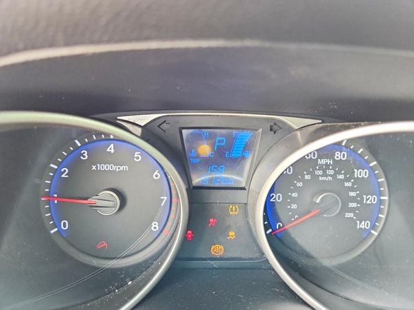 2015 HYUNDAI TUCSON GLS (Middle)