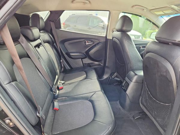 2015 HYUNDAI TUCSON GLS (Middle)