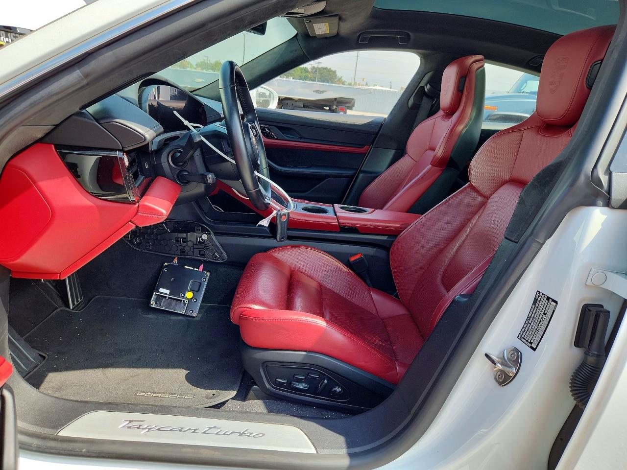 2021 PORSCHE TAYCAN