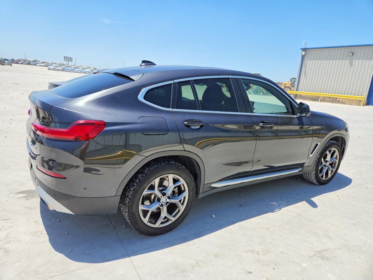 2024 BMW X4 xDrive30i
