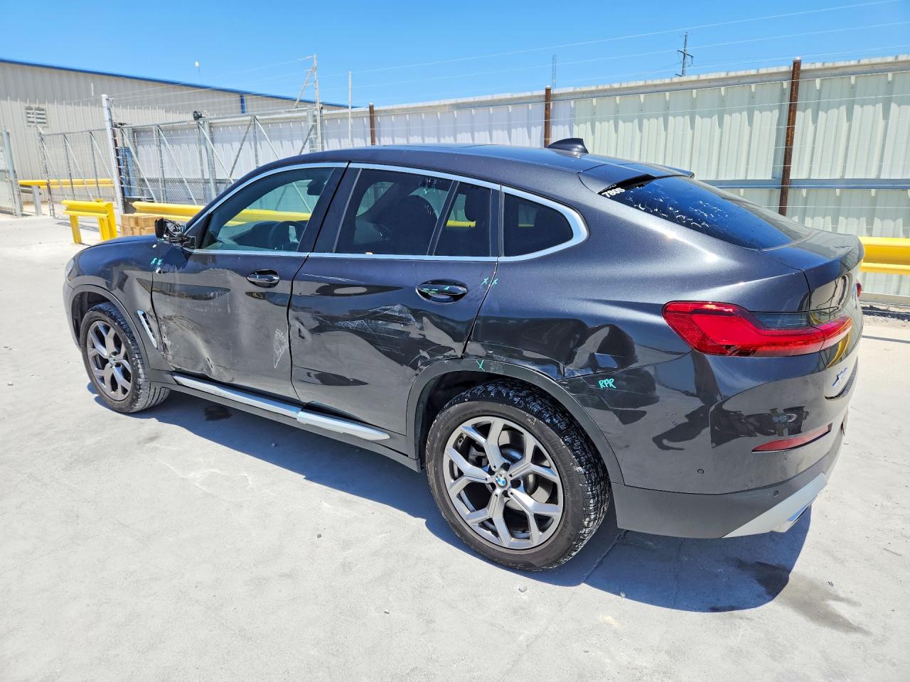 2024 BMW X4 xDrive30i
