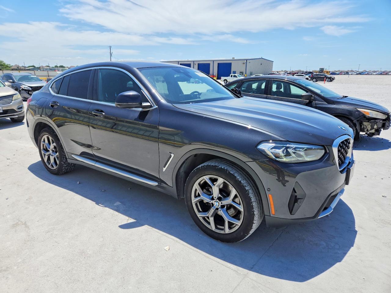 2024 BMW X4 xDrive30i
