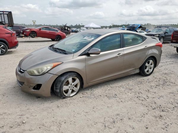 2013 HYUNDAI ELANTRA