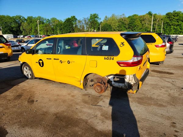 2016 TOYOTA SIENNA — DSRA