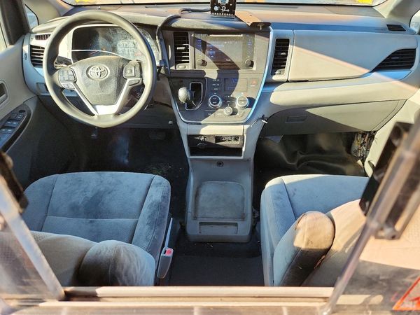 2016 TOYOTA SIENNA — CKPT