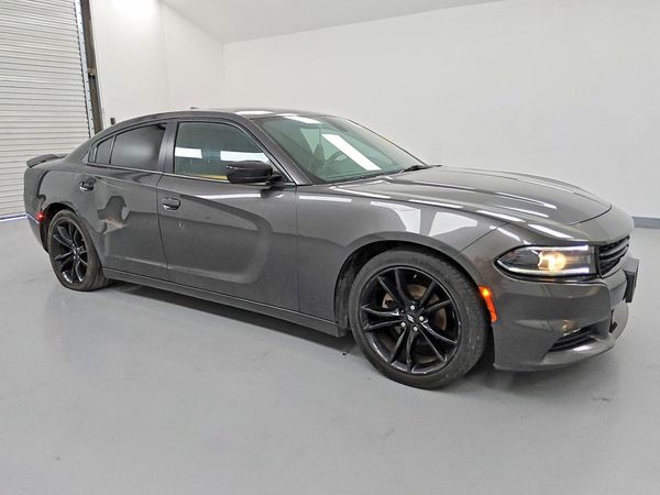 2017 DODGE CHARGER SXT