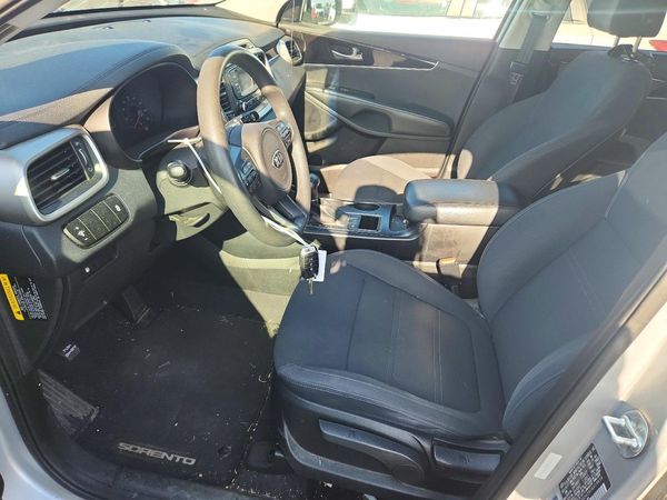 2018 KIA SORENTO L, LX — DENT