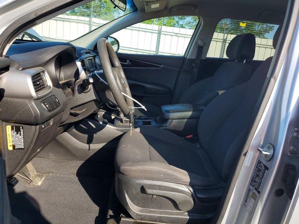 2016 KIA SORENTO L / LX