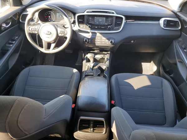 2016 KIA SORENTO L / LX