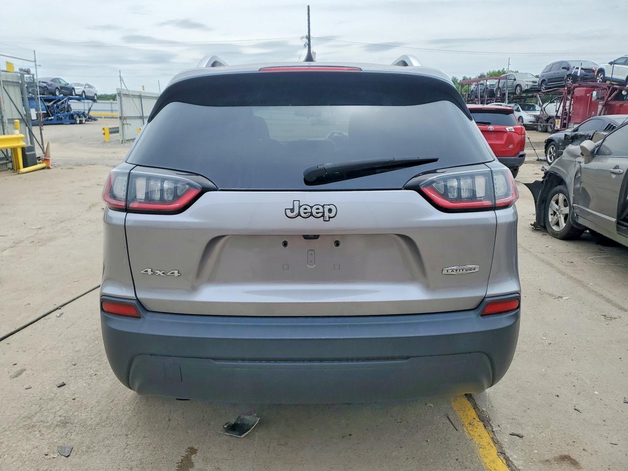 2019 JEEP CHEROKEE LATITUDE PLUS 4X4