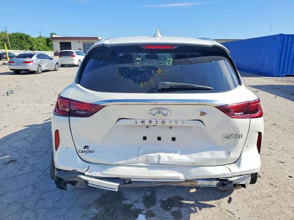 2022 INFINITI QX50 Essential