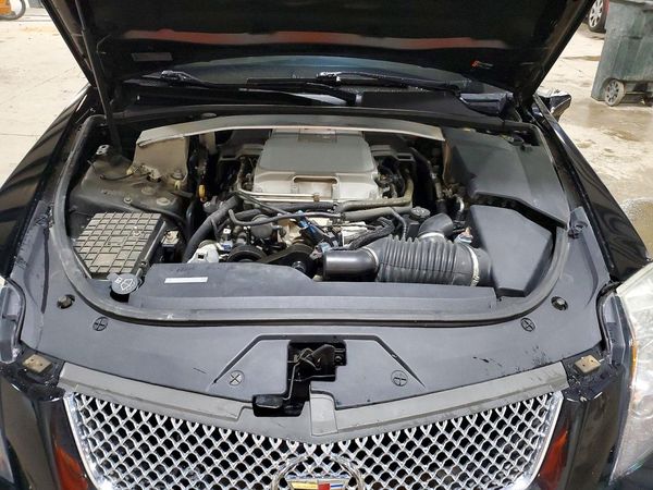 2012 CADILLAC CTS V — Engine bay