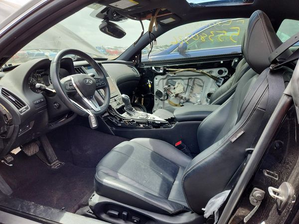 2022 INFINITI Q60 LUXE