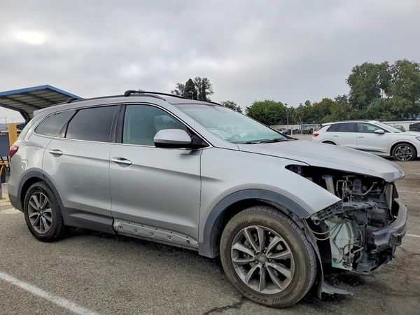 2018 HYUNDAI SANTA FE SE Base