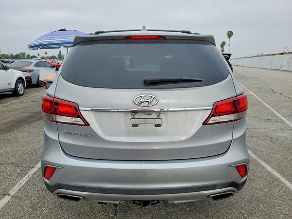 2018 HYUNDAI SANTA FE SE Base