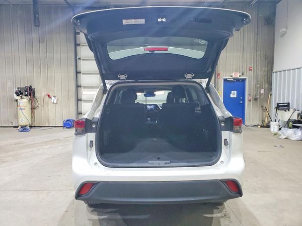 2021 TOYOTA HIGHLANDER XLE Nav