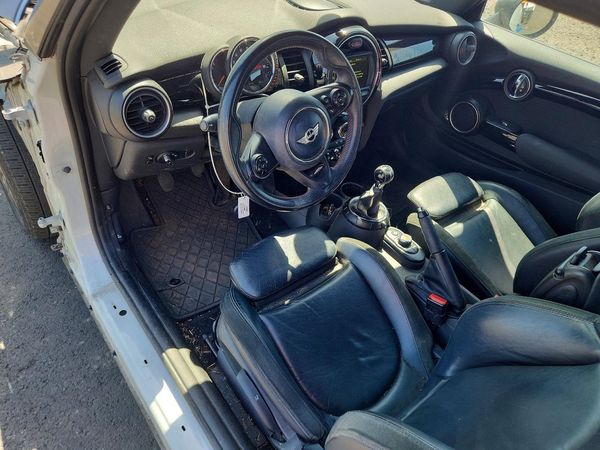 2014 MINI COOPER