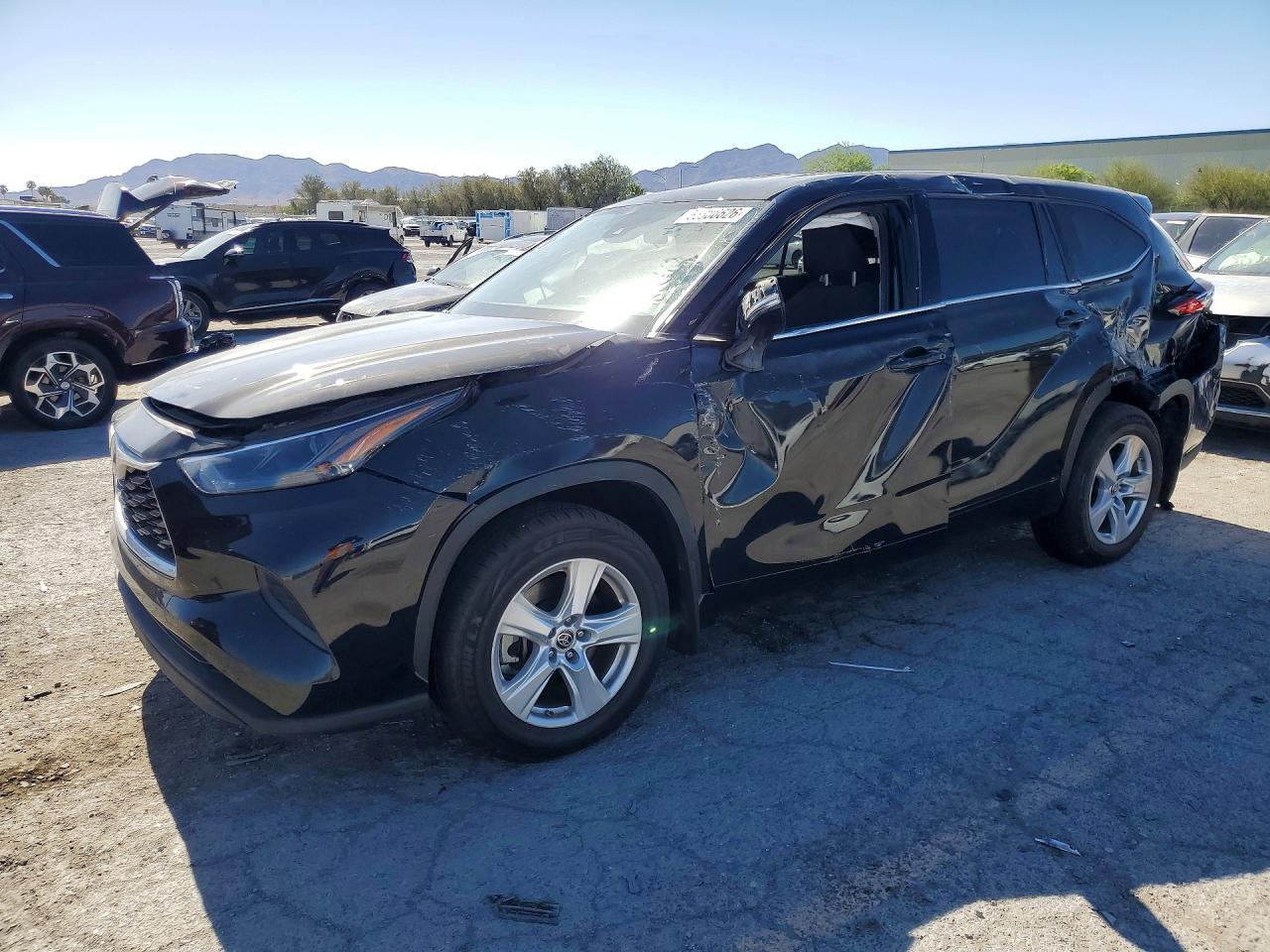 2022 TOYOTA HIGHLANDER L