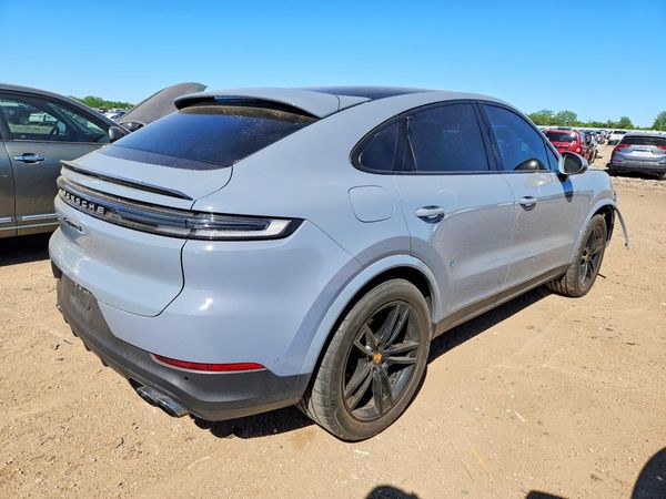 2024 PORSCHE CAYENNE S Coupe