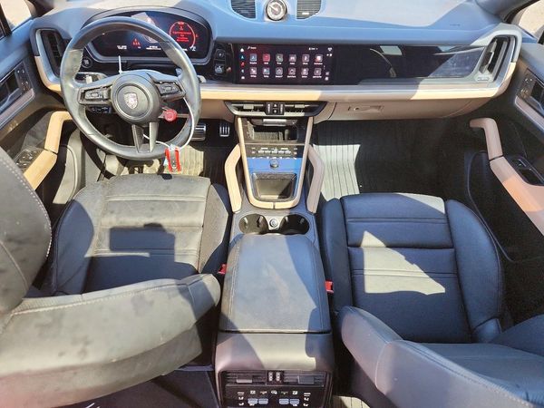 2024 PORSCHE CAYENNE S Coupe