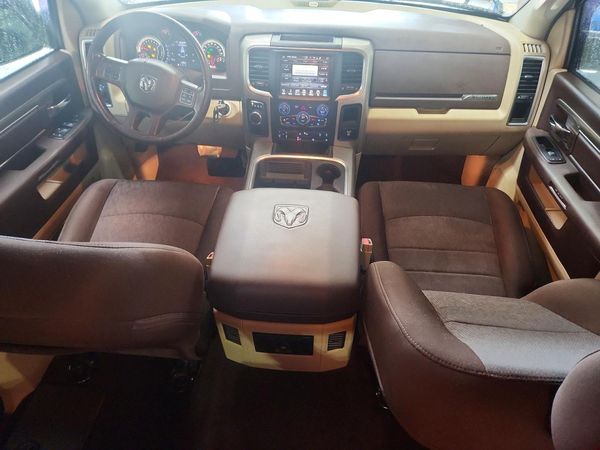 2016 RAM 1500 SLT