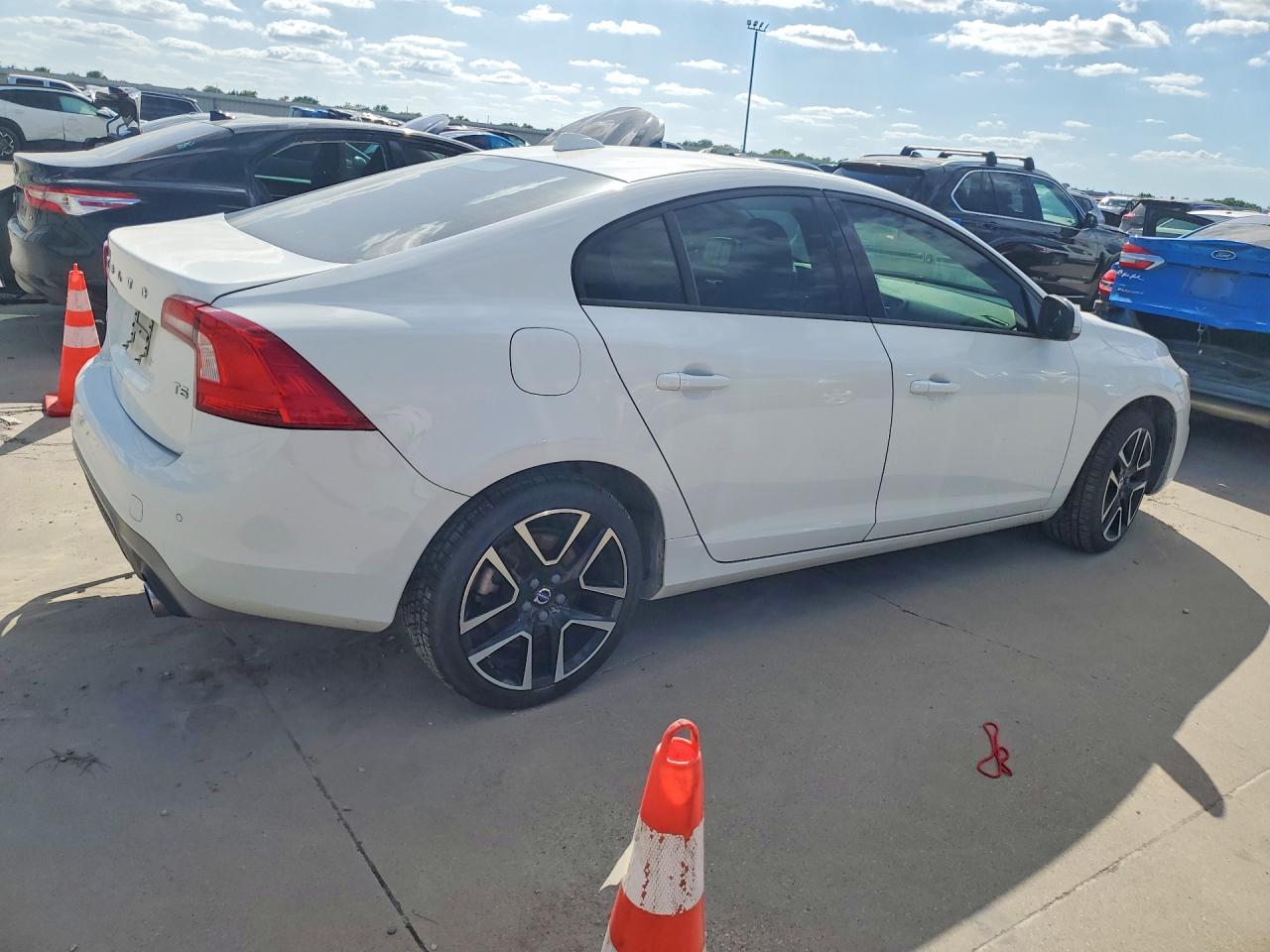 2018 VOLVO S60 Dynamic