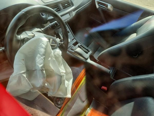2015 LEXUS CT 200 200h — CKPT