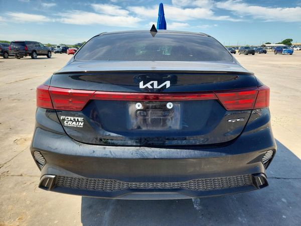 2024 KIA FORTE GT Line