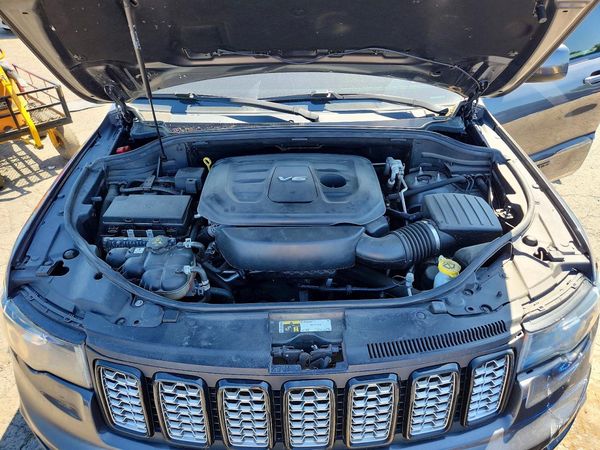 2019 JEEP GRAND CHEROKEE Laredo