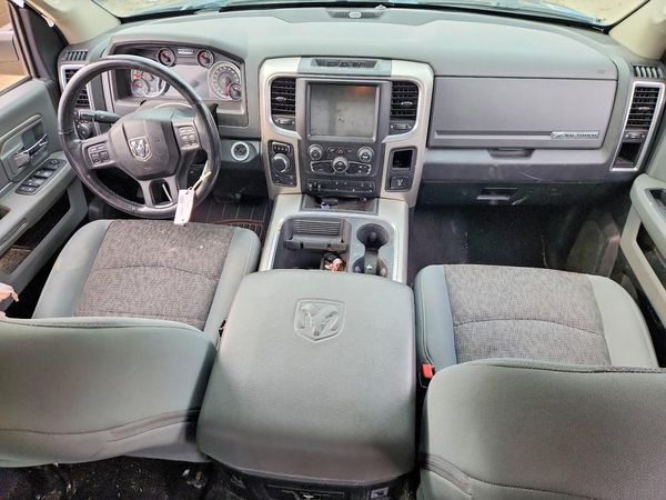 2017 RAM 1500 SLT CREW CAB 4X4
