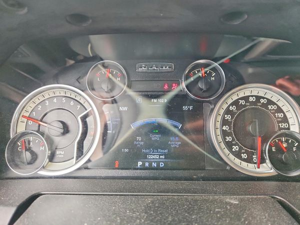 2017 RAM 1500 SLT CREW CAB 4X4