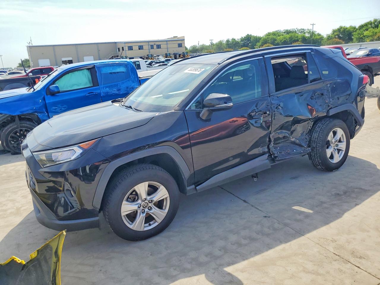 2021 TOYOTA RAV4 XLE