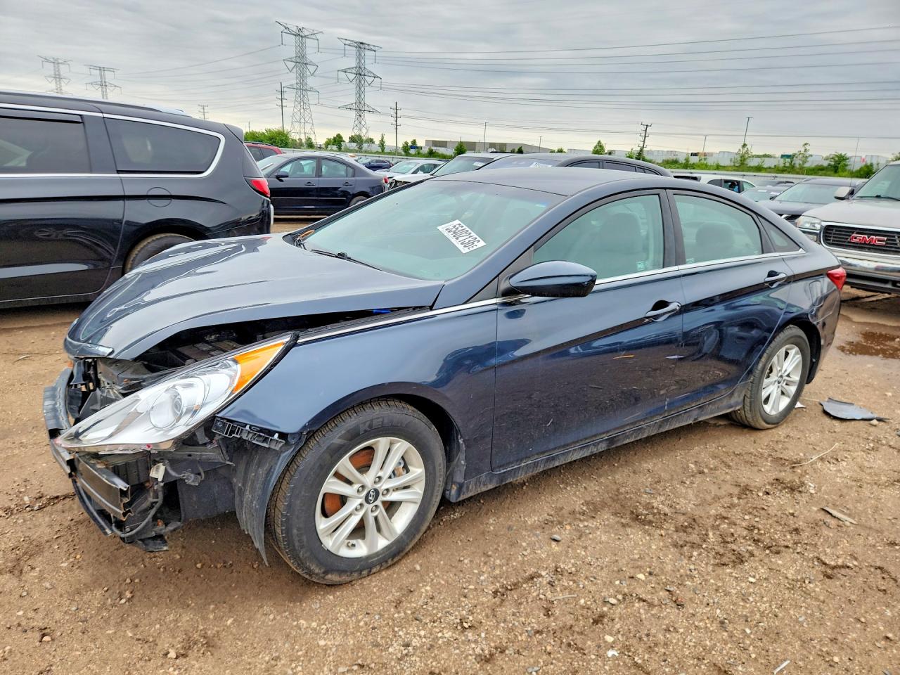 2013 HYUNDAI SONATA GLS/ GLS Popular — Front 3/4