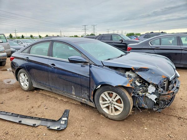 2013 HYUNDAI SONATA GLS/ GLS Popular — Passenger 3/4