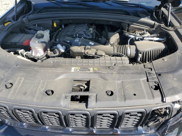 2025 JEEP GRAND CHEROKEE Laredo, Altitude