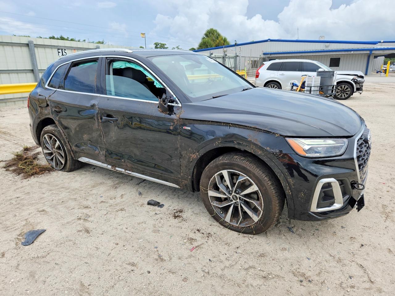 2024 AUDI Q5 S Line quattro Premium