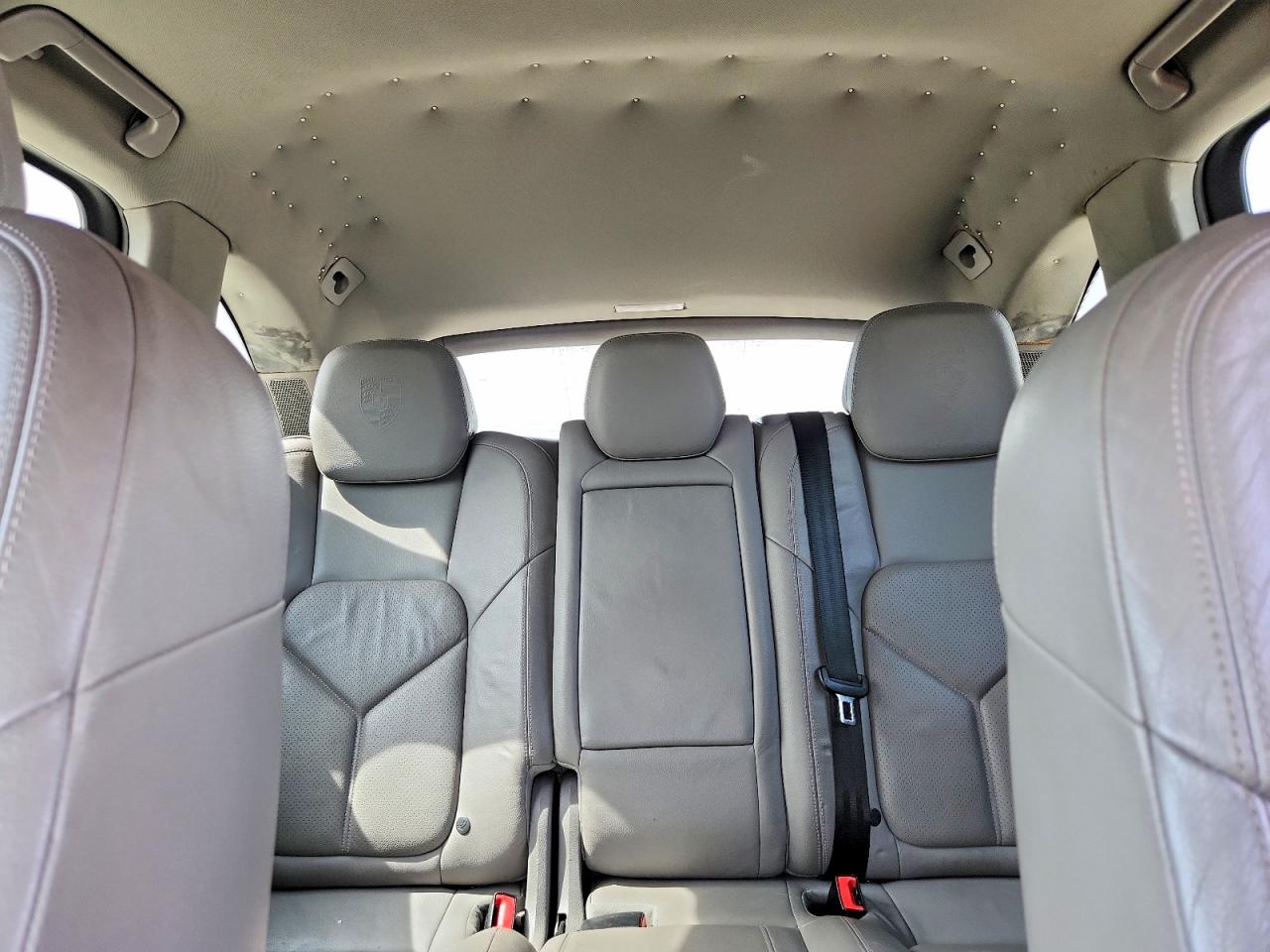 2014 PORSCHE CAYENNE